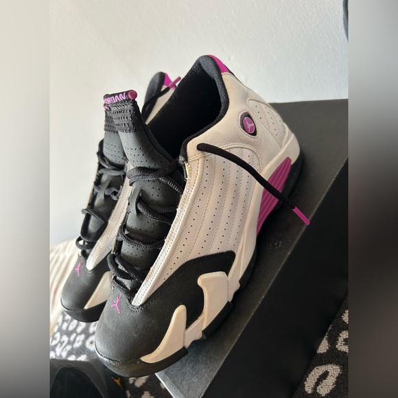 Jordan 14 retro GS 6.5Y - Picture 1 of 5
